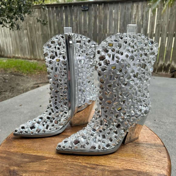 Azalea Wang Western Rhinestoned Silver Ankle Booties Size 8.5 - Picture 3 of 8